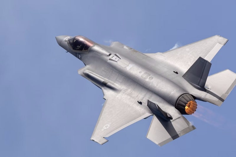 مقایسه F-35 لایتنینگ 2 با تایفون FGR4