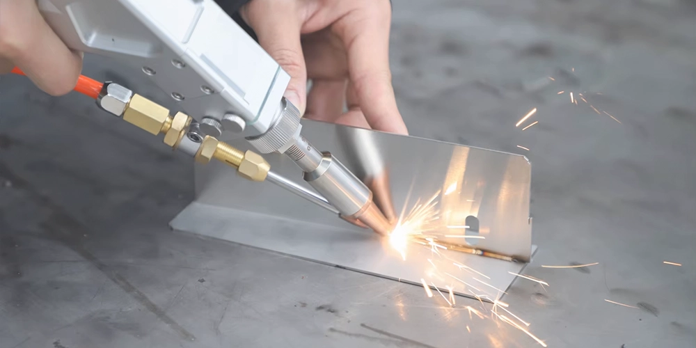 نصب و راهاندازی لیزر برش فلزات